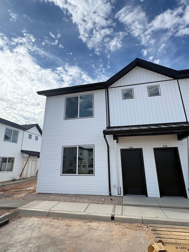 Building Photo - 2925 W 2925 N Cir