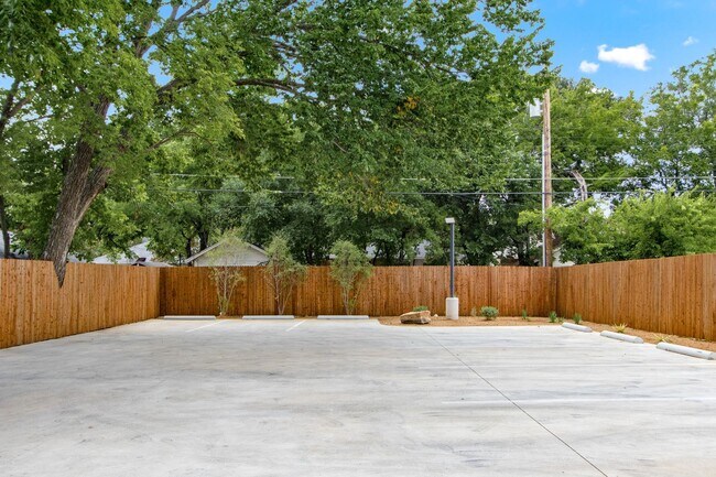 Building Photo - 3228 S University Dr