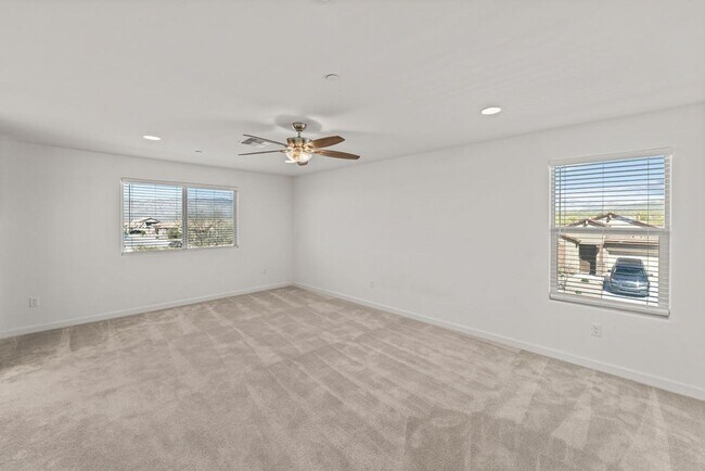 Building Photo - 4 Bedroom 2.5 Bathroom