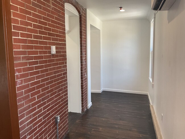 Building Photo - 53 E Canal Rd