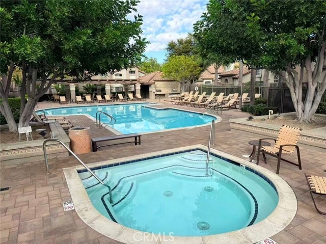 Building Photo - 14 Trillium Pl