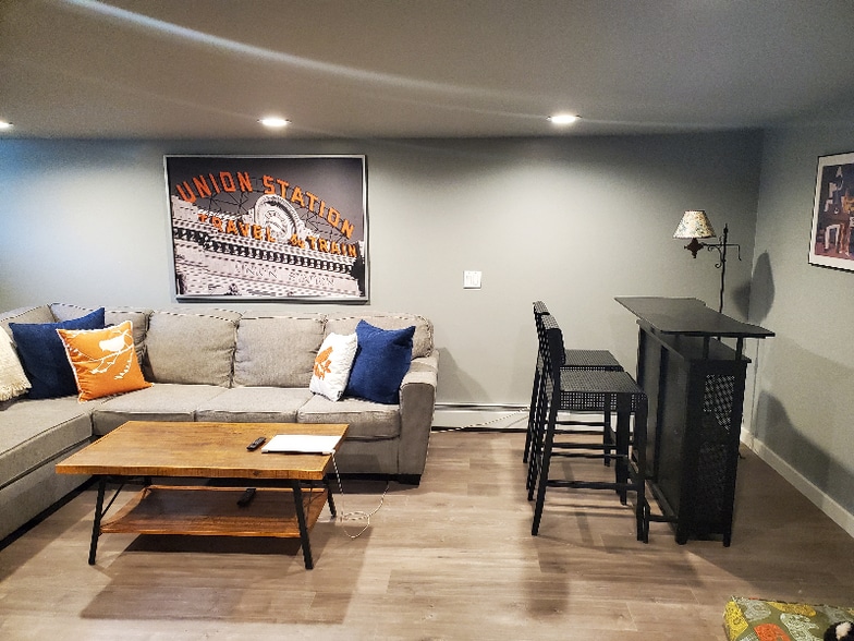 Building Photo - 514 N Yellowstone St