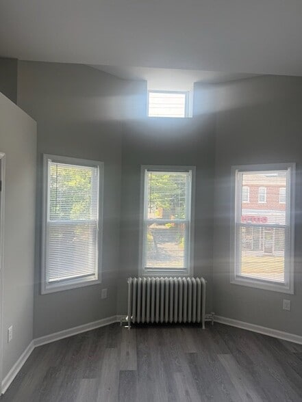 Building Photo - 2911 Lancaster Ave