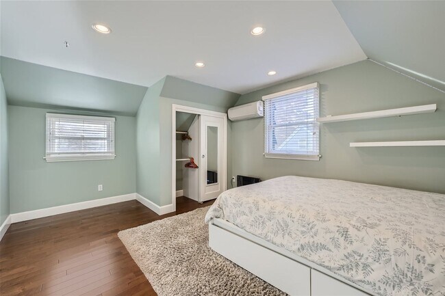 Building Photo - Introducing a spacious 4 bedroom, 2.5 bath...