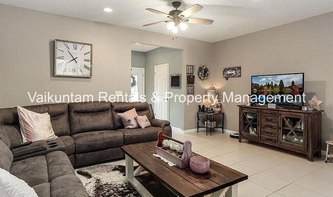 Building Photo - 7038 Buroak Ct