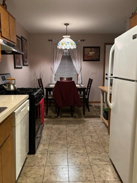 Building Photo - 8 Colonial Ct