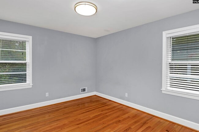 Building Photo - 1808 York Dr