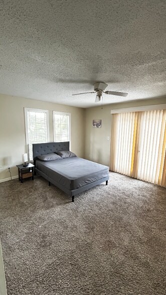 Primary Photo - 1104 E Genesee St