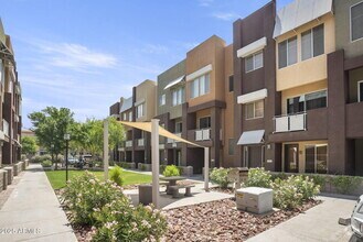 Building Photo - 6605 N 93RD Ave