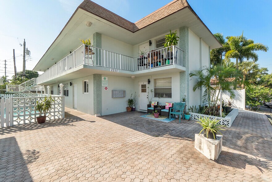 Building Photo - 2250 SE 5th St