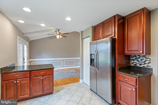 Building Photo - 5650 Sheerock Ct