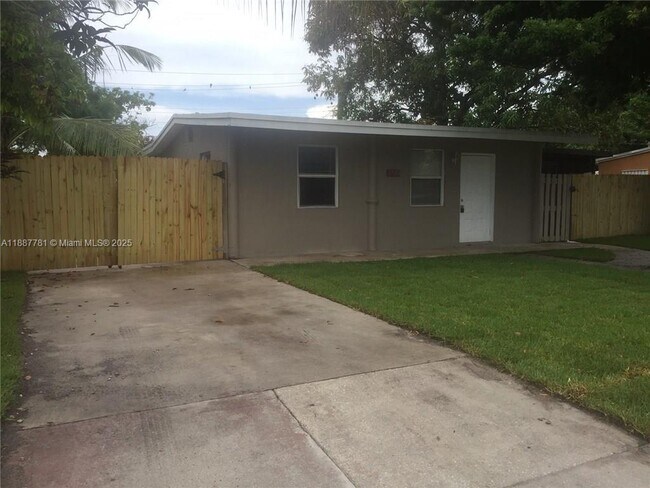 Building Photo - 4510 SW 38th St