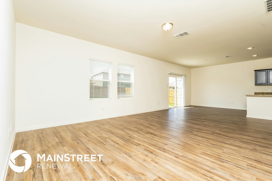 Building Photo - 453 Canoe Way