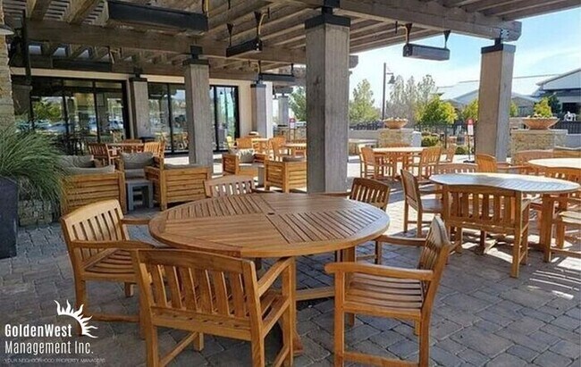 Building Photo - Modern 3Bdm 2.5Ba Home Home in Skye Canyon with Premium Community Amenities