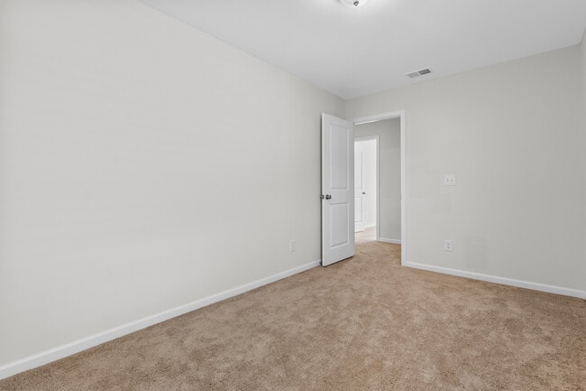 Building Photo - 424 Keeble Dr