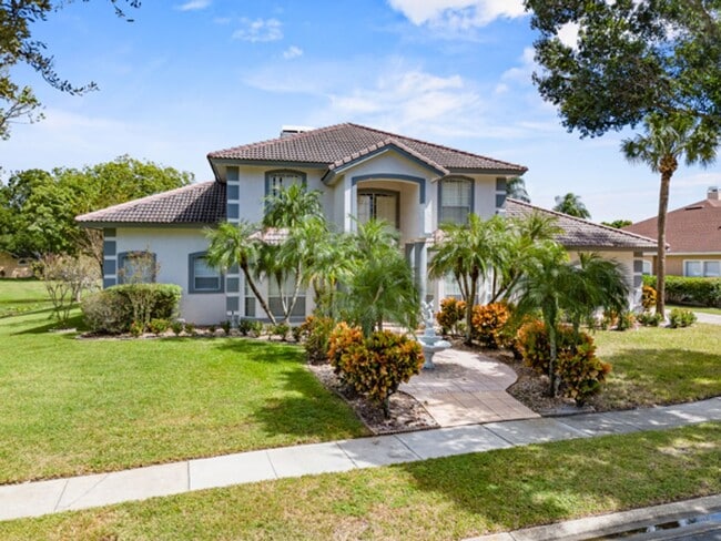 Building Photo - 2-Story pool home in The Fairways of Hunters Creek