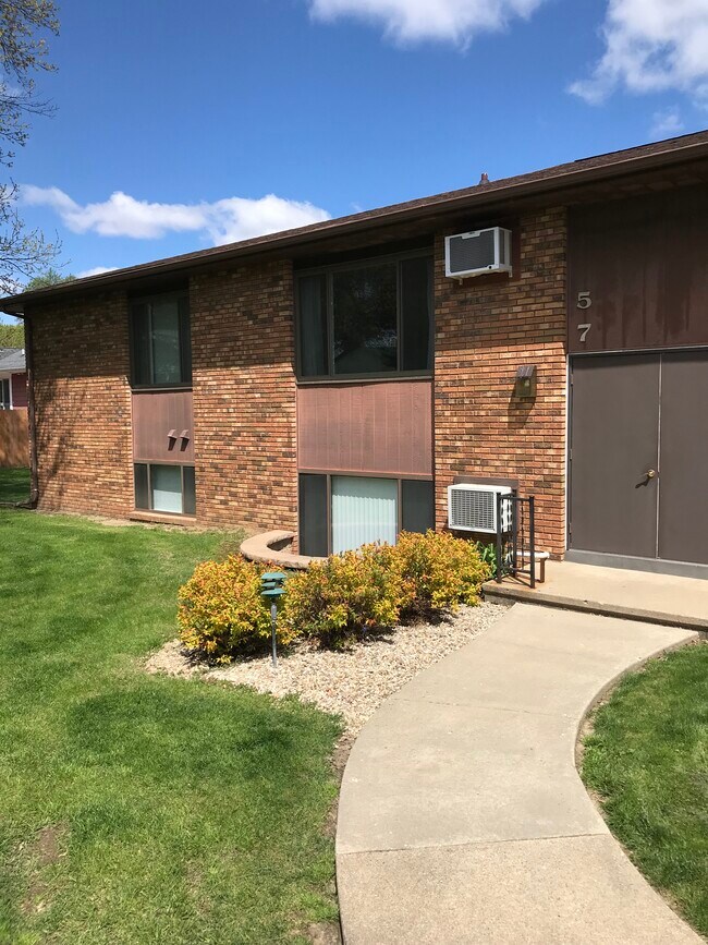 Building Photo - 509 Jenkran St Unit 6