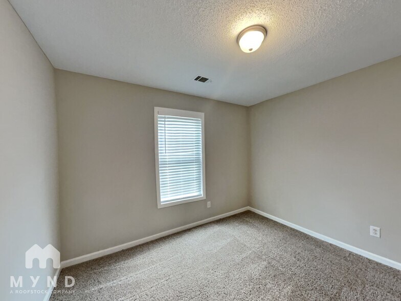 Building Photo - 1013 Vineyard Walk