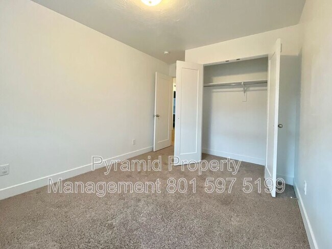 Building Photo - 836 E 340 S