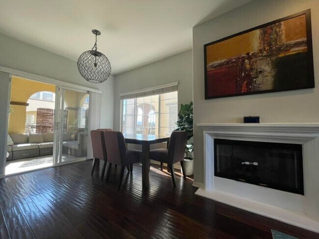 Building Photo - Rent Special - 2 weeks free rent!! 3 bedro...