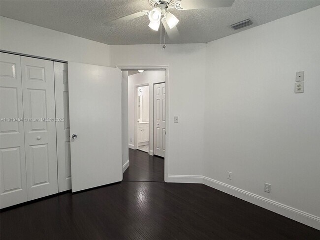 Building Photo - 17432 SW 140th Ct