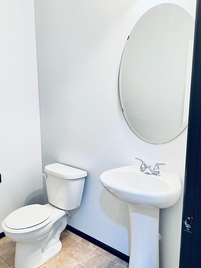 Building Photo - 5815 148th Pl NE