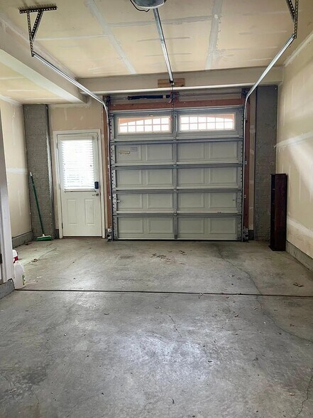 Building Photo - 4369 Pickney Ln
