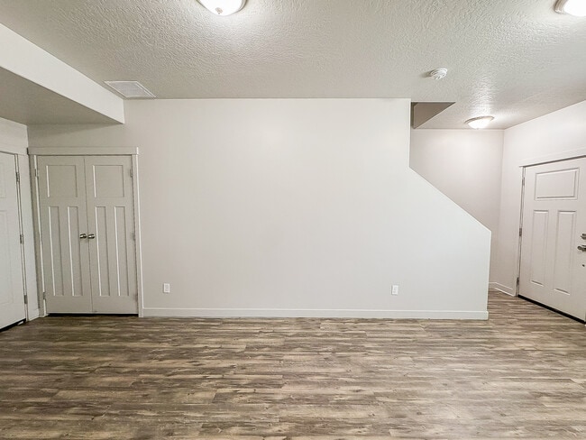 Building Photo - 699 E 355 N