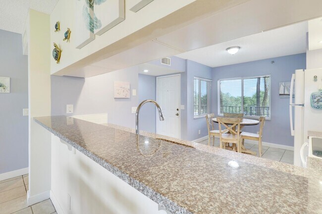 Building Photo - 275 Palm Ave