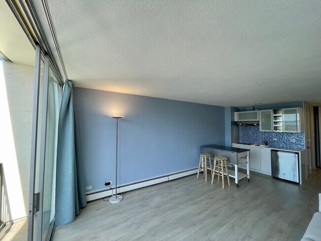 Building Photo - 1050 North Point St