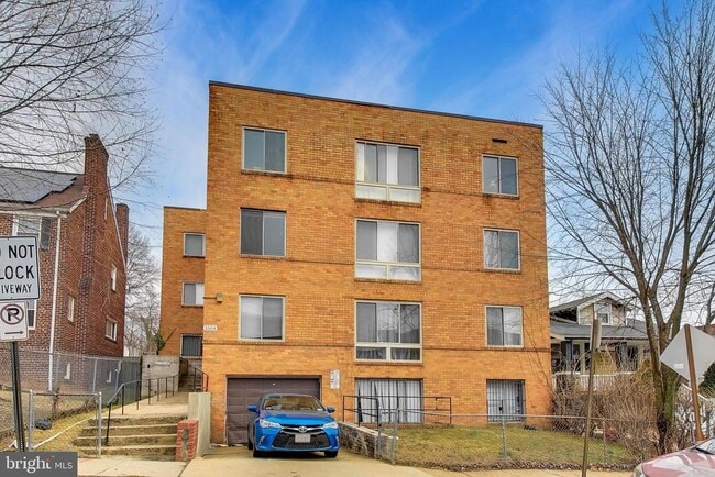 Building Photo - 5509 1st St NW