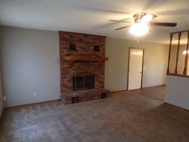 Building Photo - Foxhill Subdivision, East Emerald Drive, E...