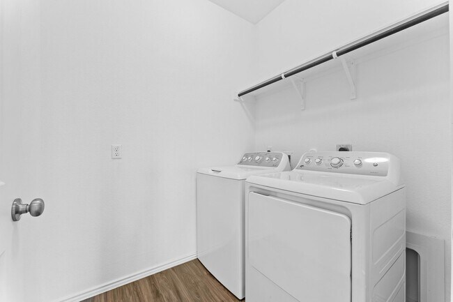 Building Photo - 129 Escondido Cir