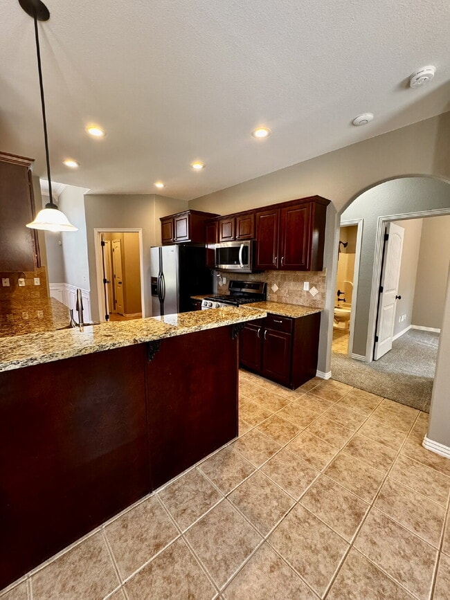 Building Photo - 6108 S 39th Pl
