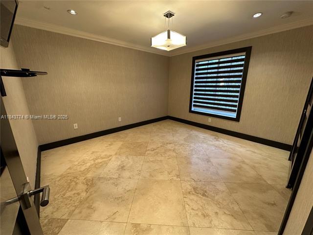 Building Photo - 9341 Dickens Ave