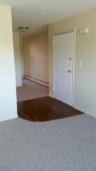 Entrance - The Niche at Roman Gardens