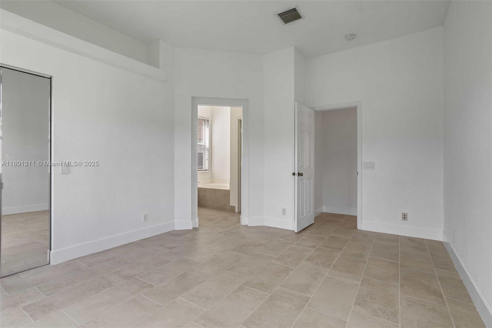 Building Photo - 1736 Aspen Ln