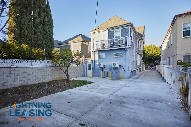 Building Photo - 1840 11th Pl