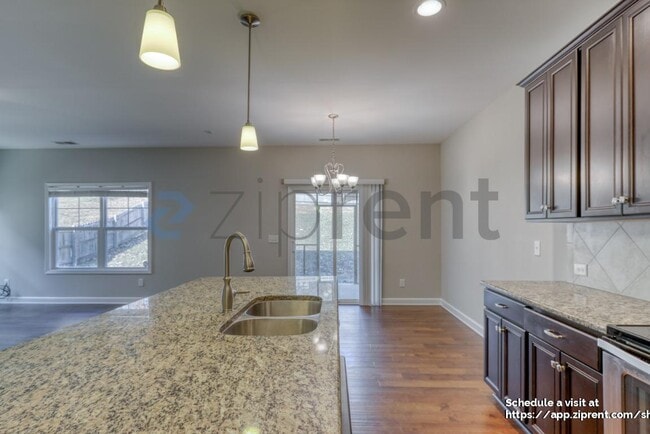 Building Photo - 268 E Webber Ln