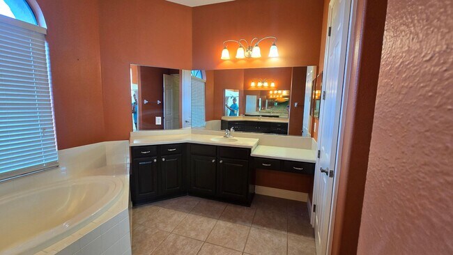 Building Photo - Stunning 3 Bedroom, 3 Bath Home – 2,500 sq/ft – Oversized Garages & Modern Upgrades