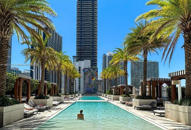Building Photo - 801 S Miami Ave