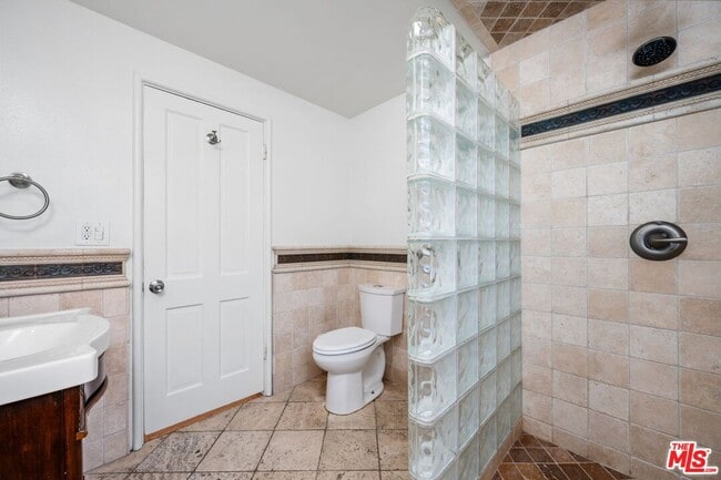 Building Photo - 6322 W 78th Pl
