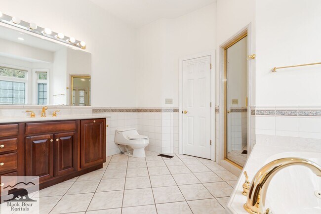 Building Photo - South AVL - Grand Residence in The Cotswol...