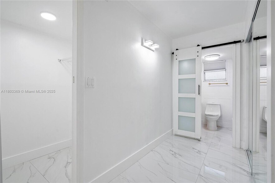 Building Photo - 406 NW 68th Ave