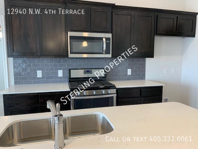 Building Photo - 12940 NW 4th Ter