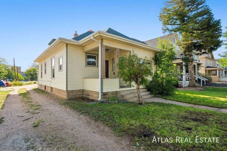 Building Photo - 1708 11th Ave