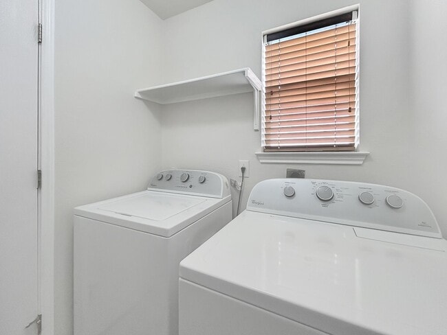 Building Photo - Spacious 4-Bedroom Converse Home with Loft, Flex Room, and Included Appliances