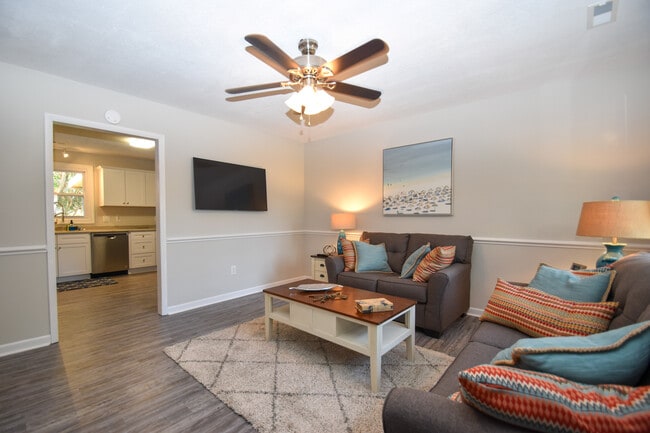 Building Photo - 4609 Trafalgar Rd