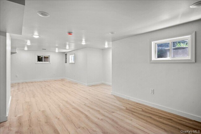 Building Photo - 100 High Ave