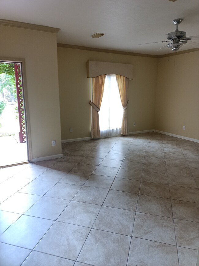 Building Photo - 1222 Bluestone Dr
